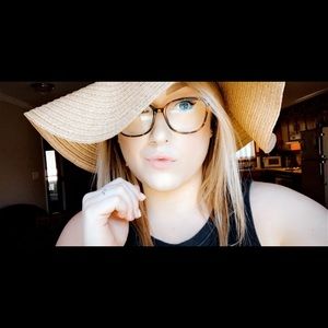 Meet your Posher, Tayler